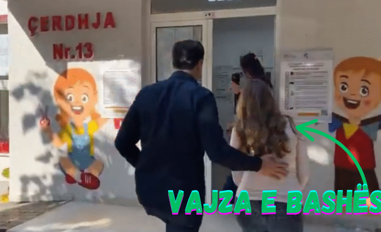 Lulzim Basha na prezanton me vajzën e tij, votojnë bashkë (VIDEO)