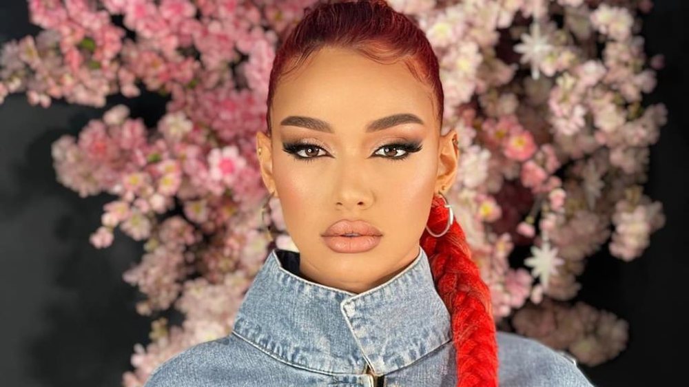 Një zemër dhe dy duar ngritën dyshime: A është ish-konkurrentja e ‘Përputhen’ në një romancë të re?