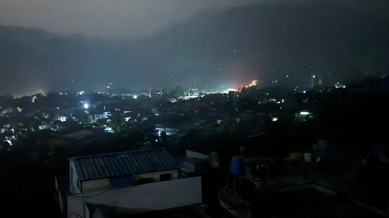 India sulmon me raketa Pakistanin, vriten 26 civilë