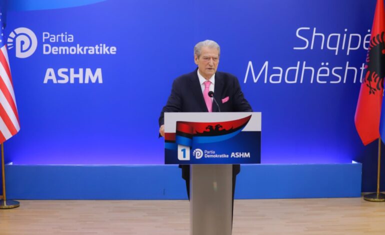 A udhëton dot në SHBA? Sali Berisha: E vërteta vonon, por nuk harron