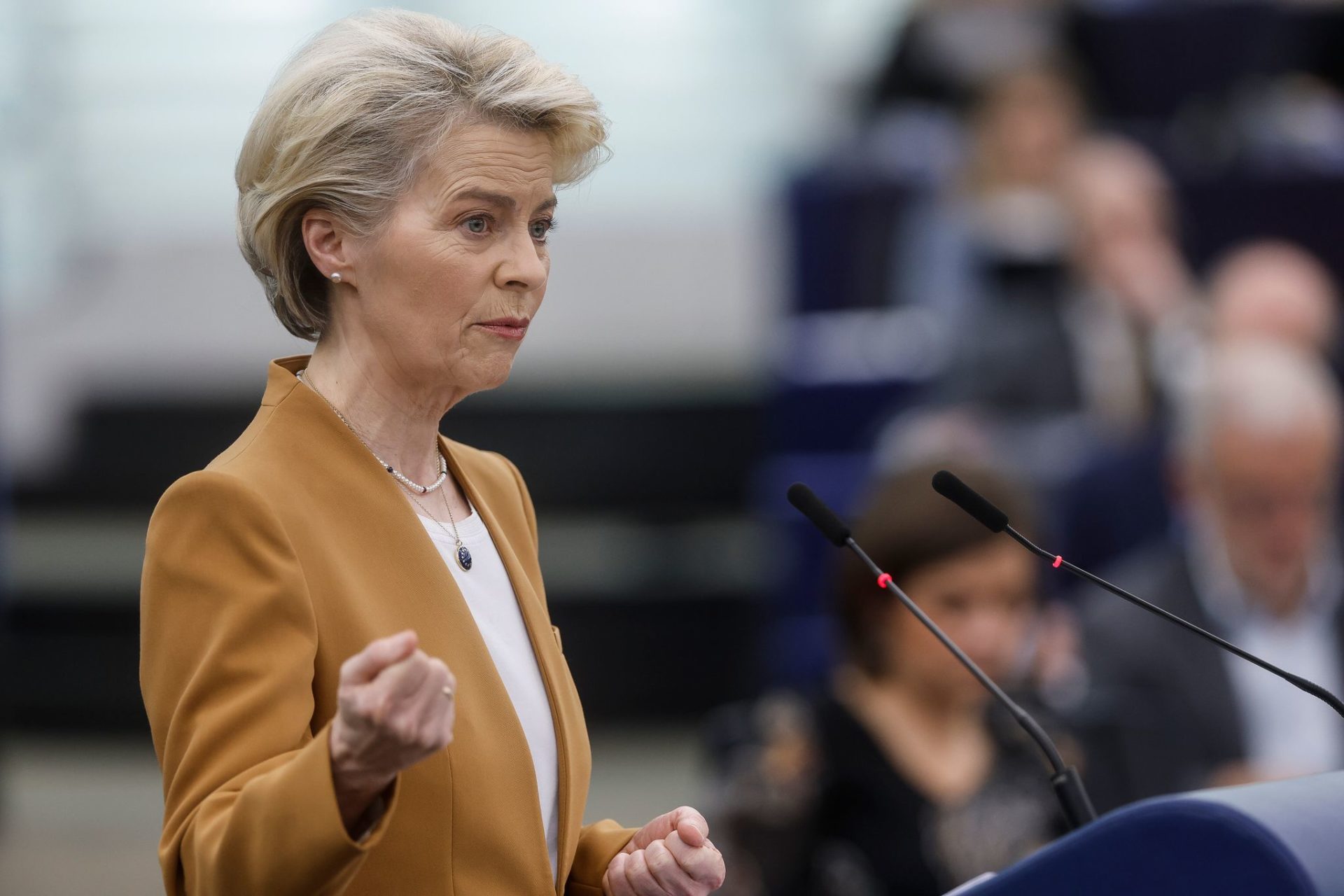Von der Leyen në Tiranë: BE e gatshme të intensifikojë përpjekjet për dialog me Putin