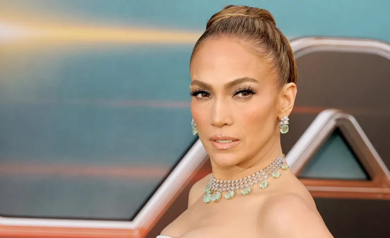 Jennifer Lopez i përgjigjet komenteve për pamjen e saj: Nuk është për vëmendje, por për…